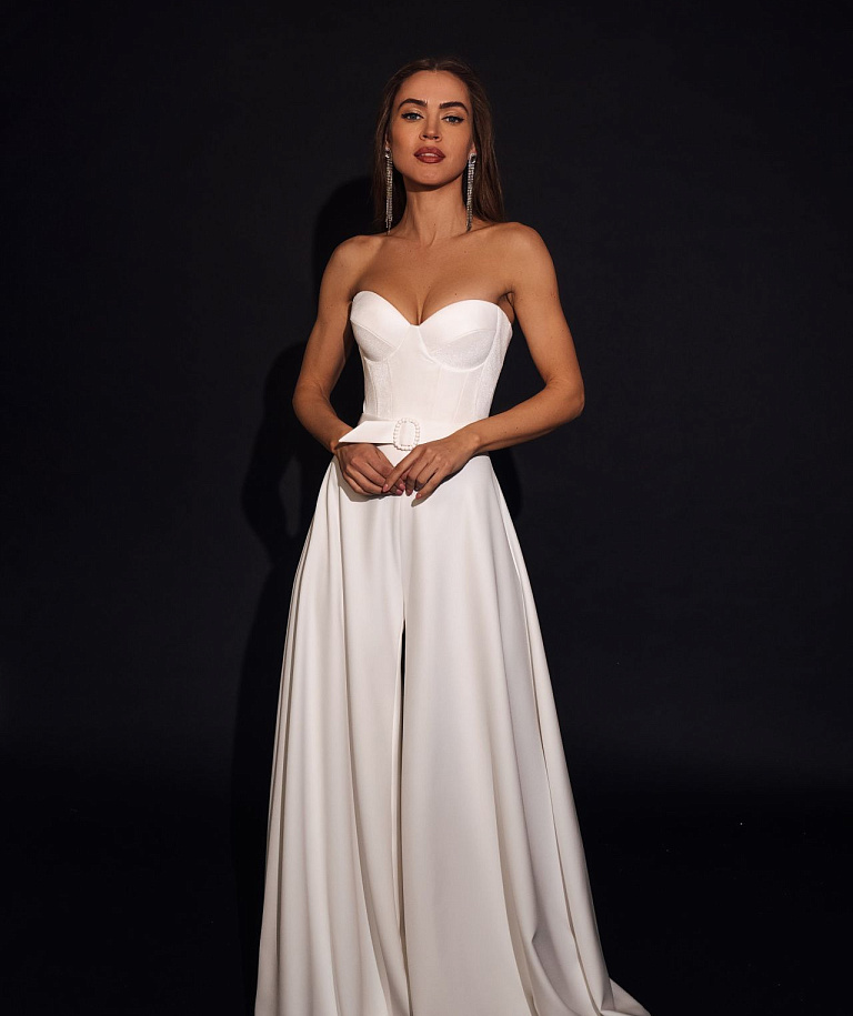 Свадебный комбинезон с широкими штанинами