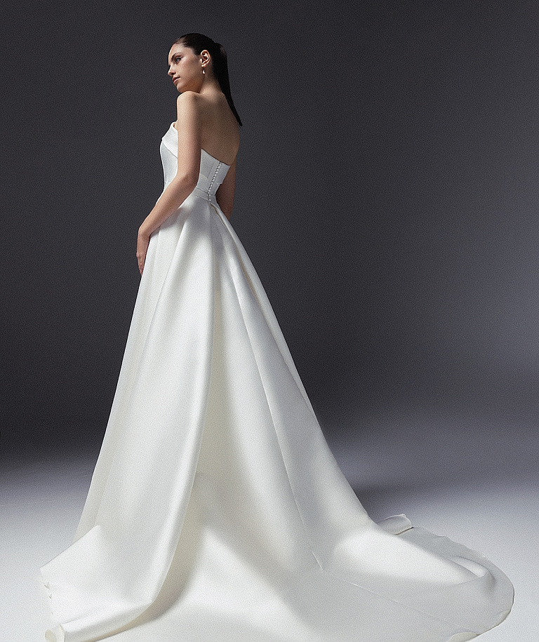 Клакссическое свадебное платье-трансфорер из микадо