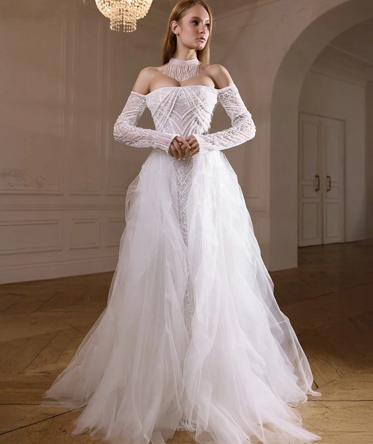 Свадебное платье с открытыми плечами и рукавами из роскошного кружева