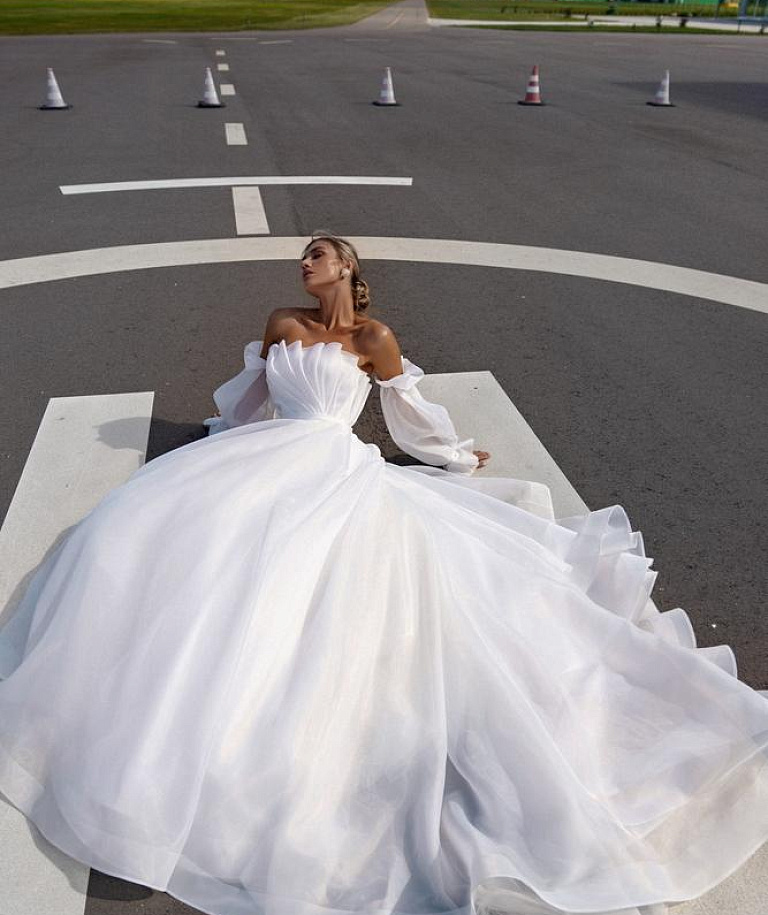 Свадебное платье из шифона с драпировкой