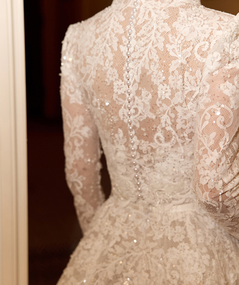 Пышное кружевное свадебное платье со съемным болеро