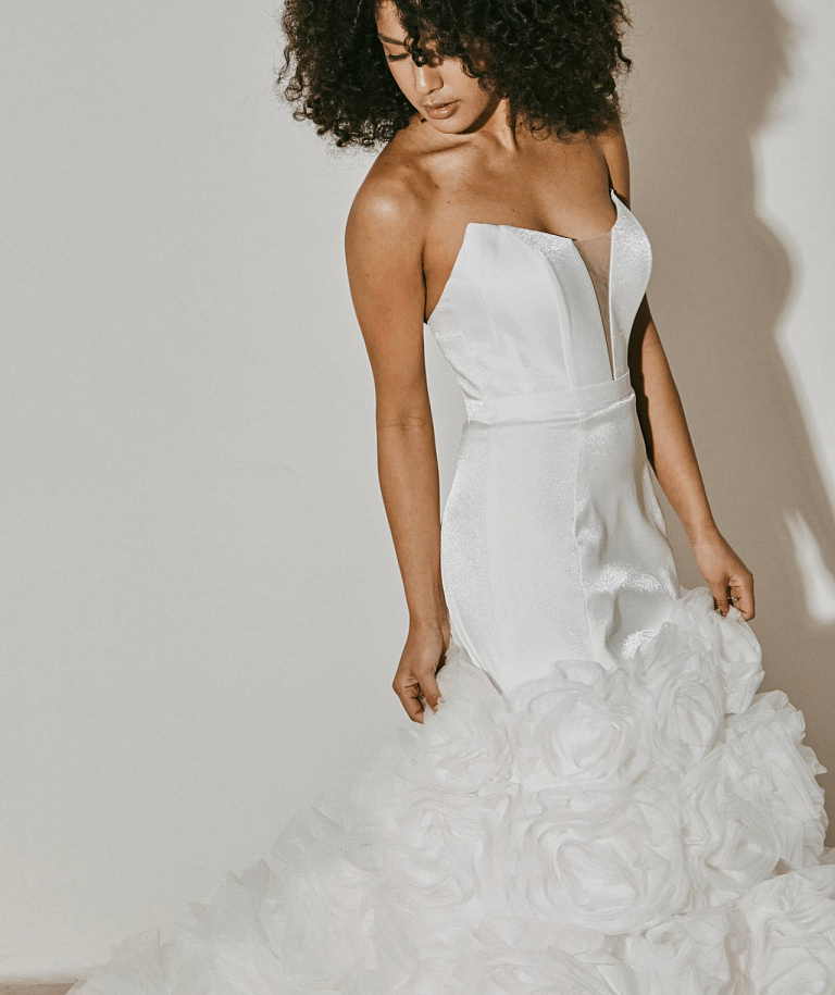 Торжественное свадебное платье из ткани Саншайн