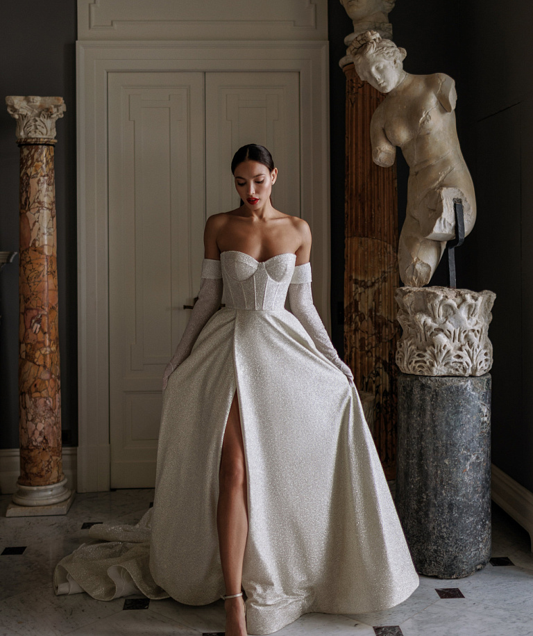 Роскошное сияющее свадебное платье