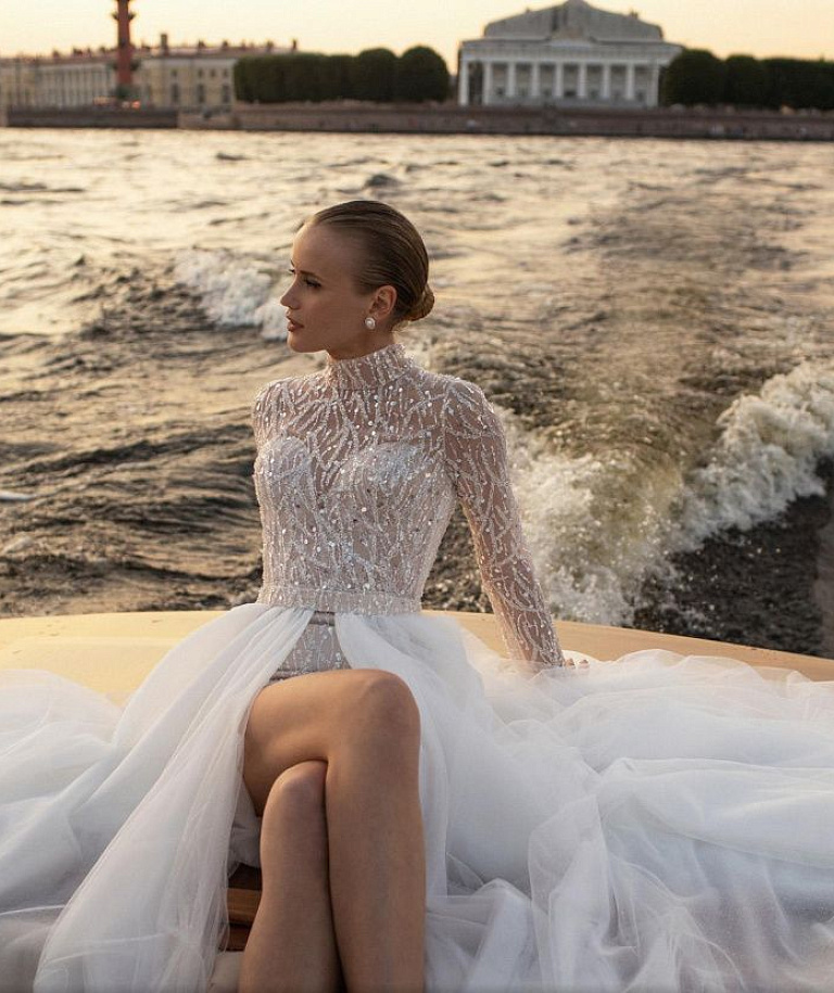 Свадебное платье мини со съемной юбкой