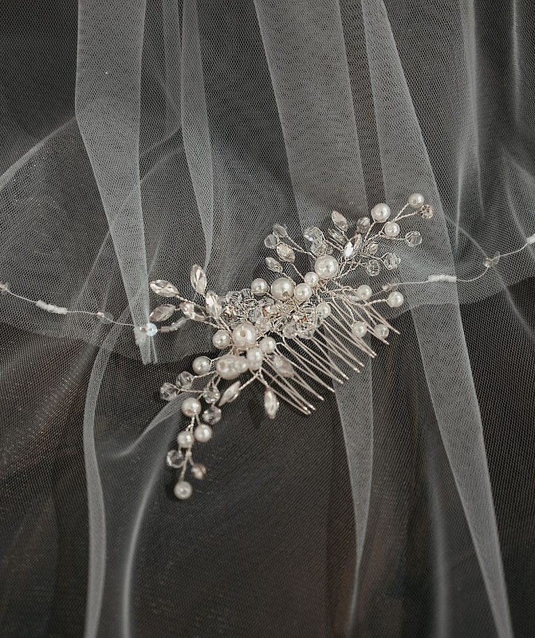 Свадебный гребешок для волос
