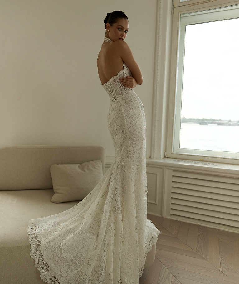 Кружевное свадебное платье со съемным болеро