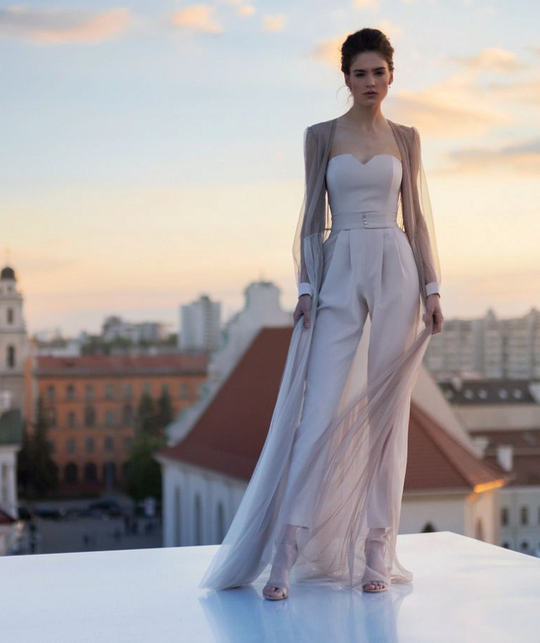 Комбинезон брючный вечерний с накидкой