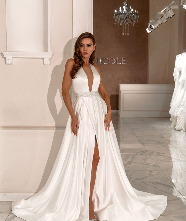 Нежное лаконичное свадебное платье