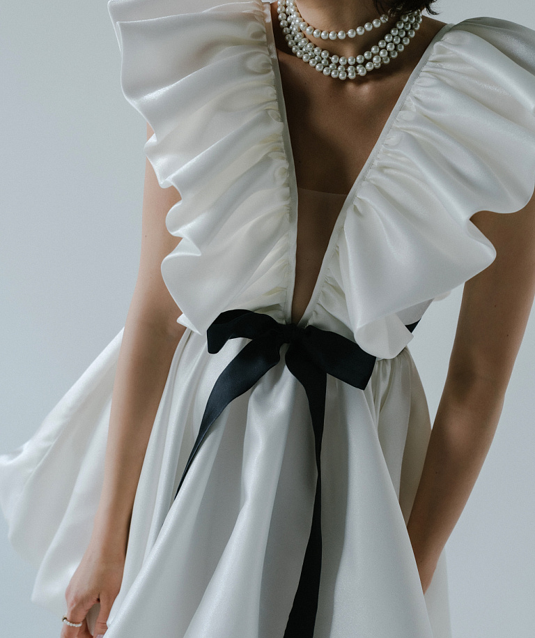 Стильное свадебное платье из креповой оргназы