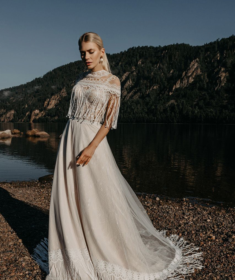 Этническое свадебное платье со съемным болеро