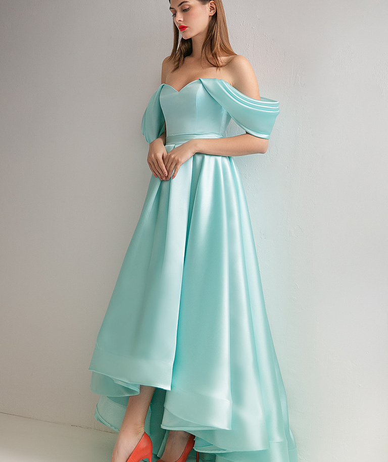 Вечернее платье мятного цвета