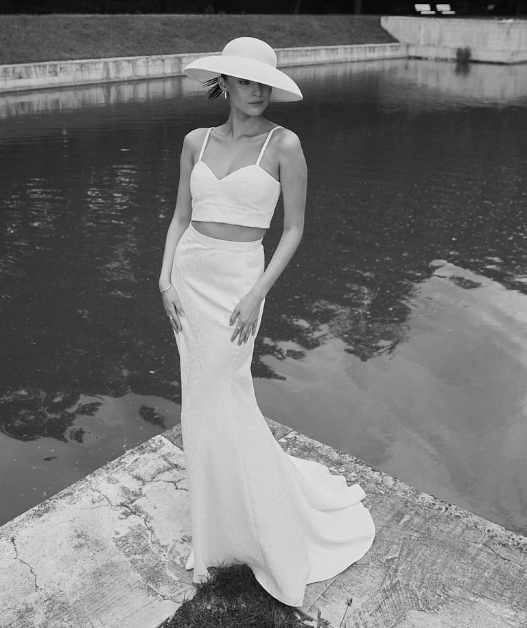 Стильный свадебный  костюм из жаккарда