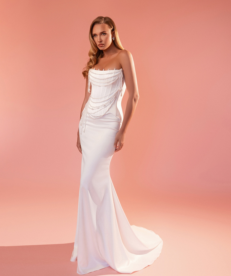 Стильный свадебный комплект с бусами