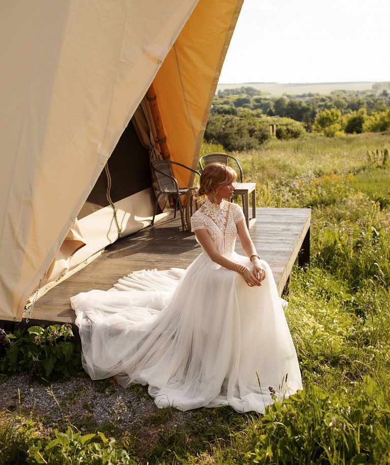 Закрытое свадебное платье в стиле бохо