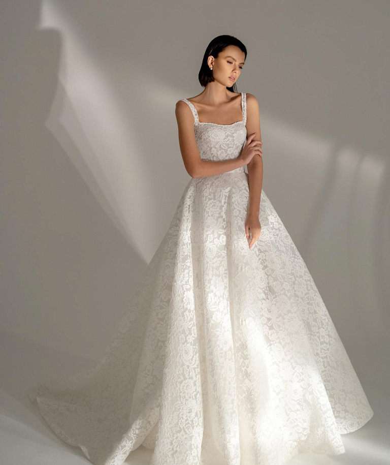 Белое кружевное свадебное платье 2023