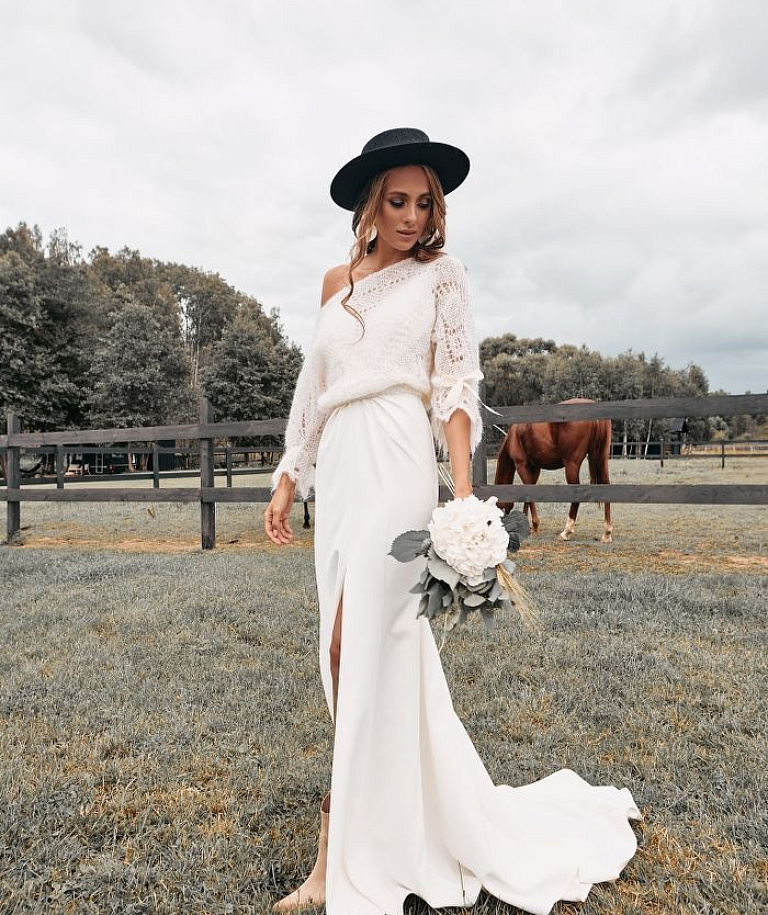 Шерстяной свитер тонкой вязки