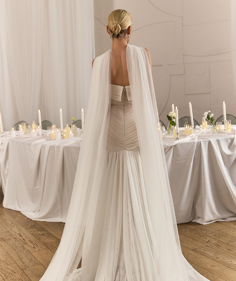 Дизайнерское стильное платье с летящей юбкой