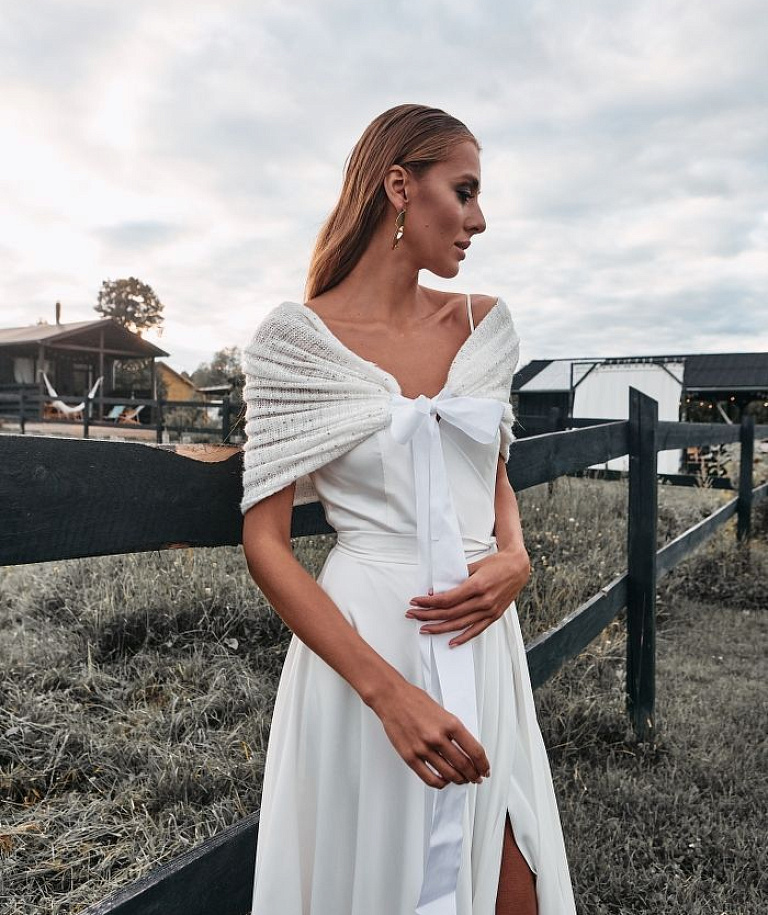 Шерстяная шаль для невесты