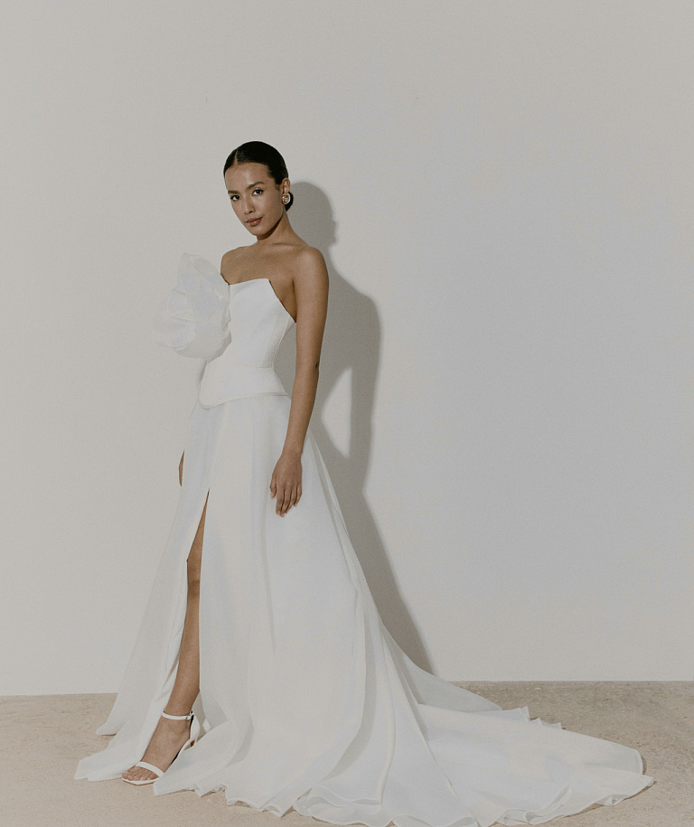 Свадебный компект из приталенного корсета и юбки