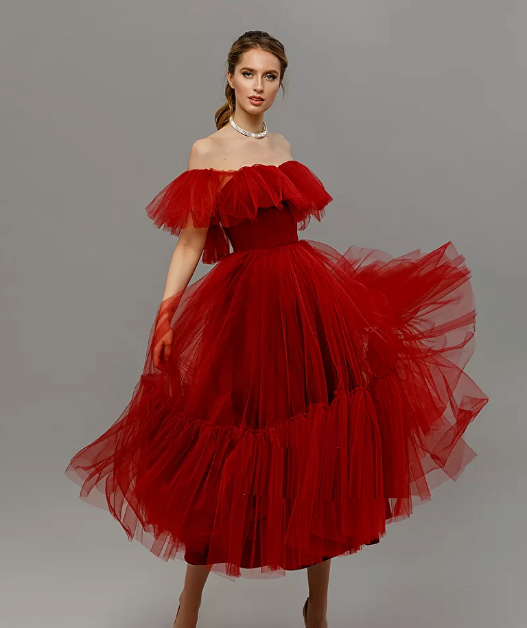 Красное платье миди из фатина