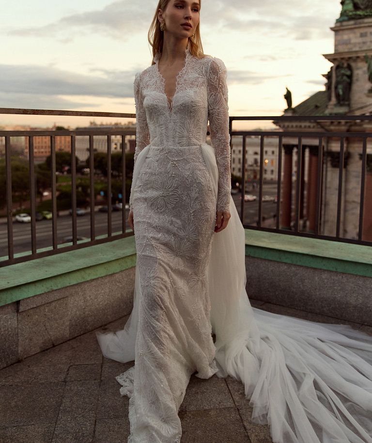 Кружевное свадебное платье русалка со шлейфом