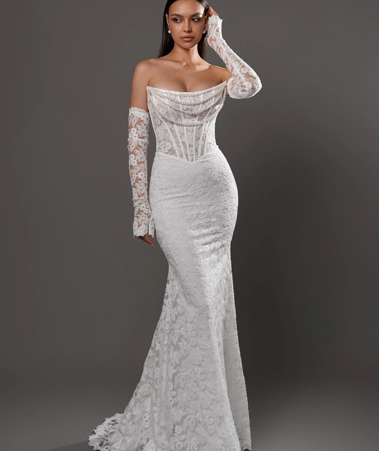 Кружевное свадебное платье русалка с  бусами