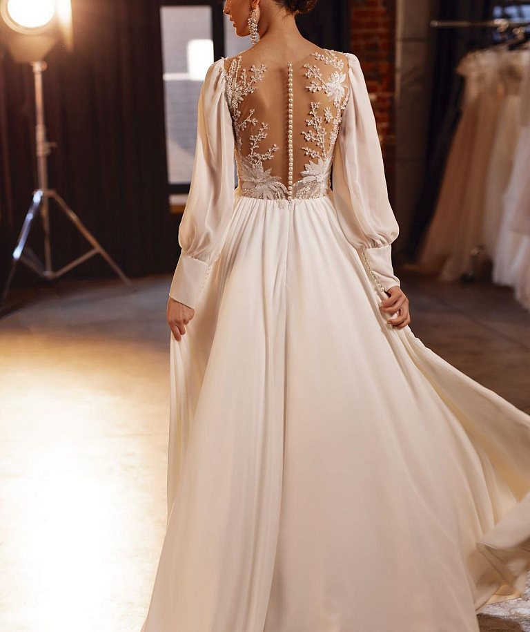 Шифоновое свадебное платье с кружевным корсетом