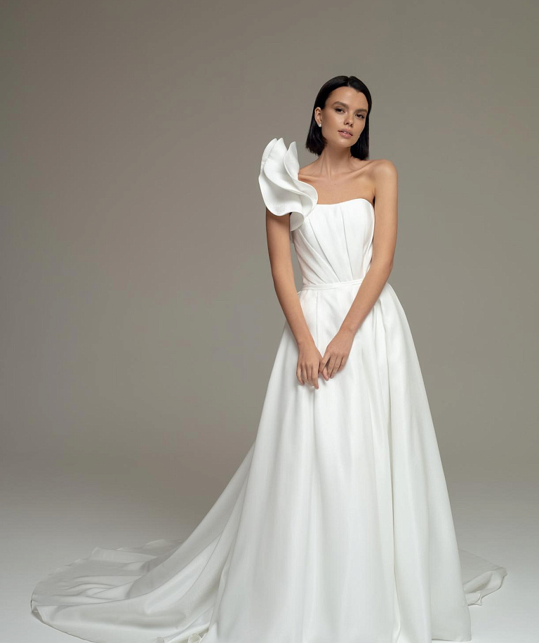 Стильное дизайнерское свадебное платье