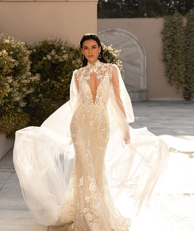 Кружевное свадебное платье силуэта русалка
